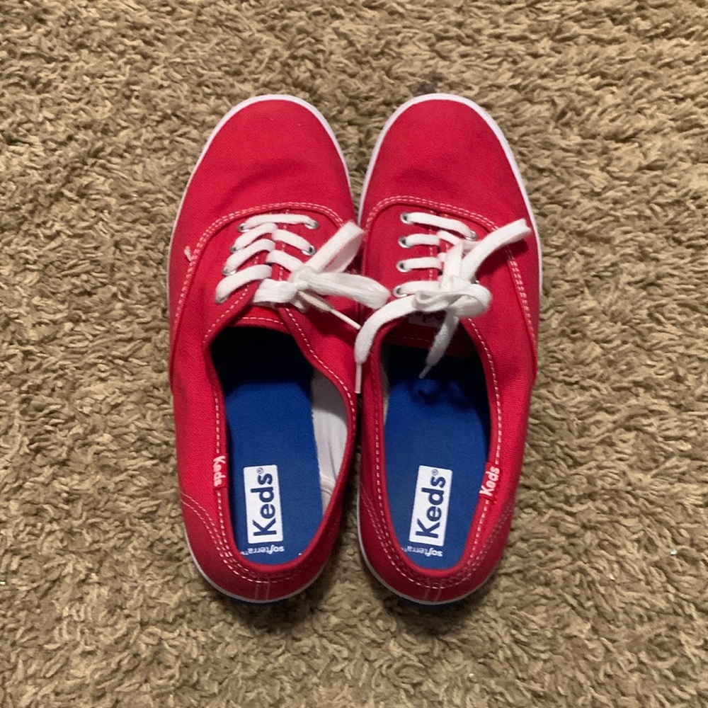 Keds red shoes, red shoes with white laces size 6